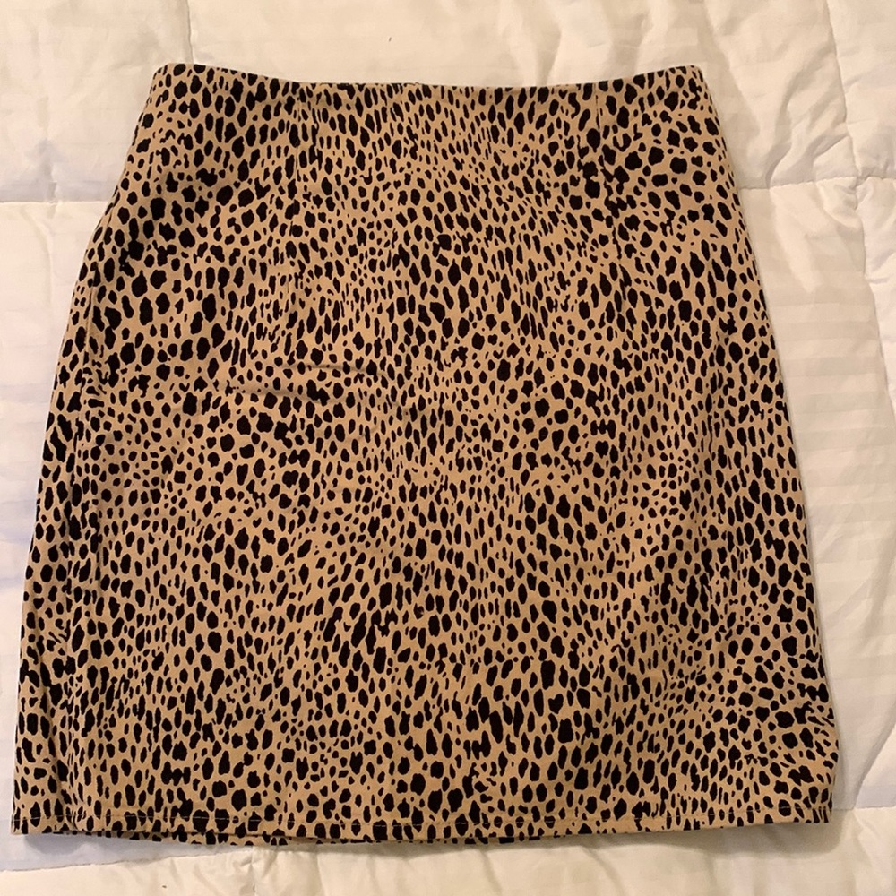 Brandy Melville cheetah print skirt